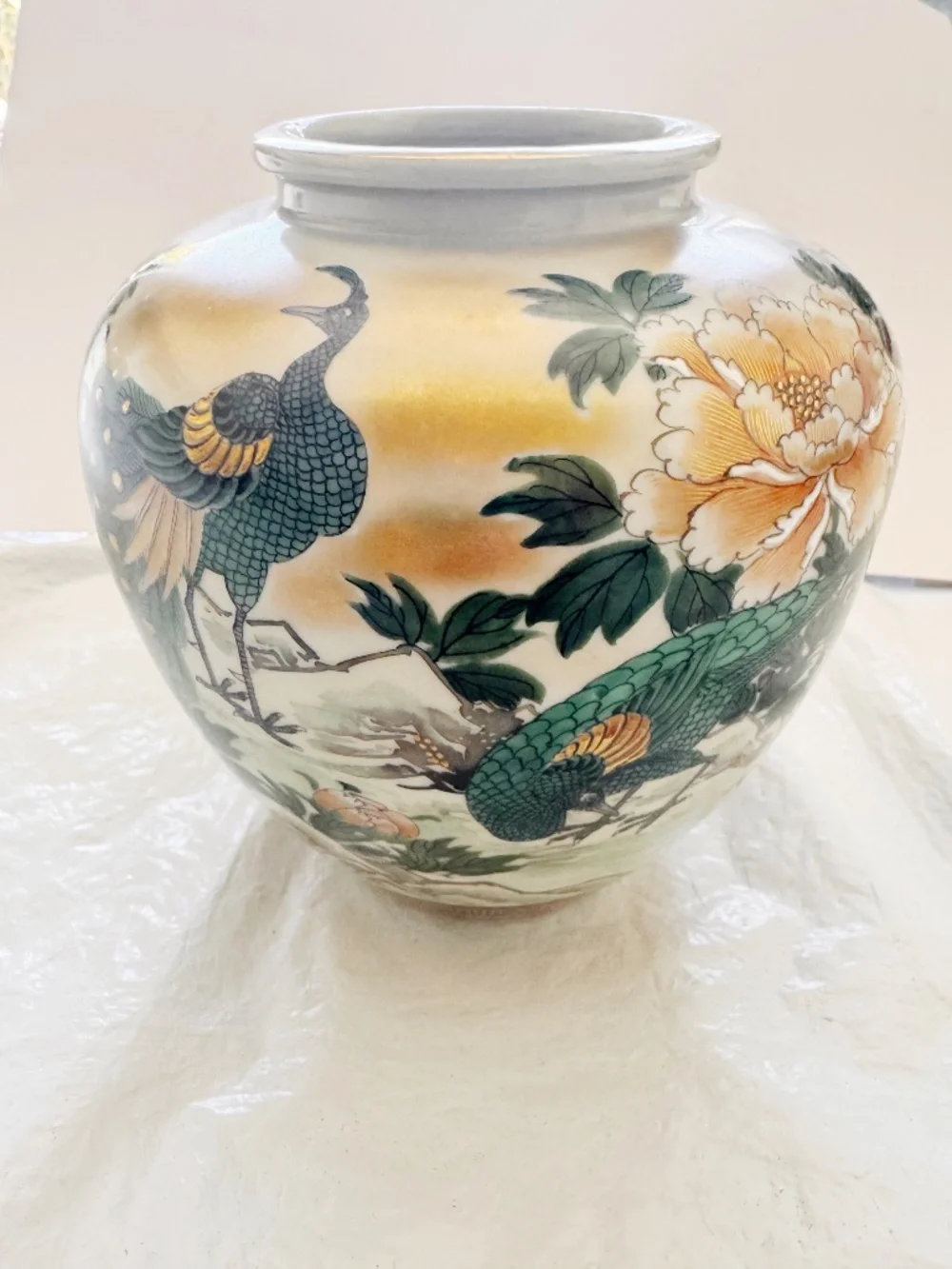 Vintage Kutani Japanese Urn Vase Hand Painted Peacock Peony Gold Cloud 6